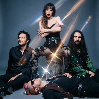 Рок-дайджест: Guns N' Roses в кино, Within Temptation и новый сингл Halestorm
