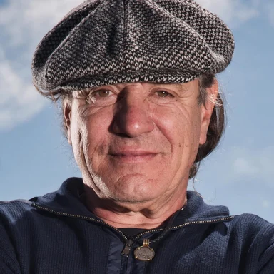 День рождения Брайана Джонсона: 5 октября вокалисту AC/DC исполняется 79 лет
