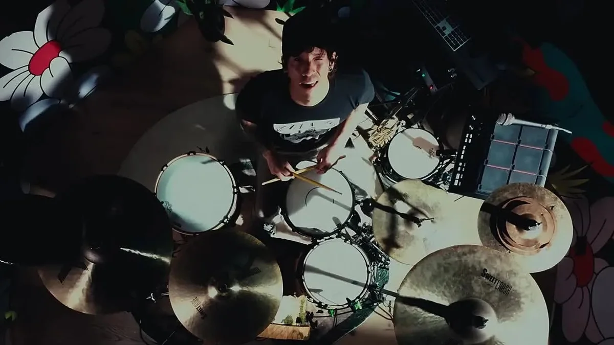 Josh Dun Covers Turnstile - TLC