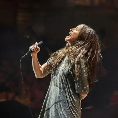 Мужество одного дубля: как родился хит Аланис Мориссетт «You Oughta Know»