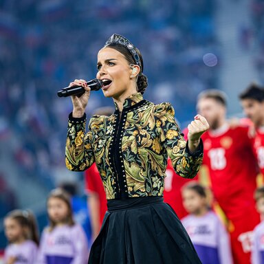 «В Питере — петь»: как РФС и «Русская медиагруппа» провели футбольный праздник на «Газпром Арене»